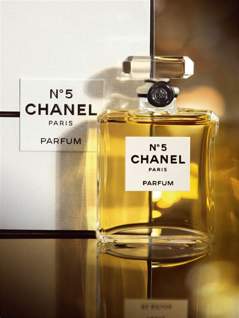 chanel l'eau n 5|Chanel number 5 l'eau.